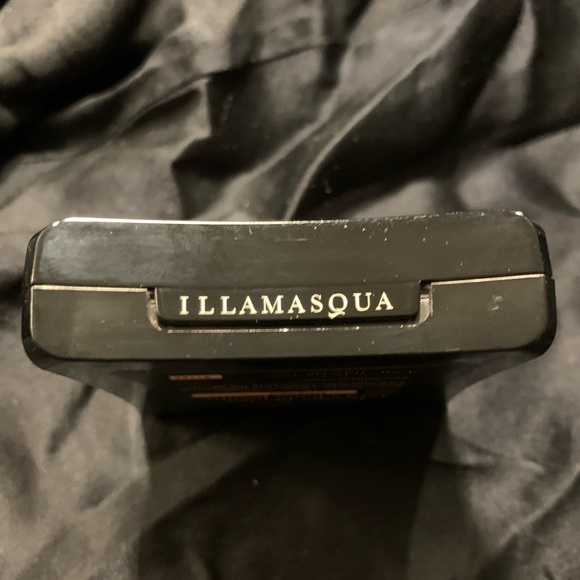 Illamasqua Powder Blush “Chased” Cool Pink shade - Picture 6 of 6